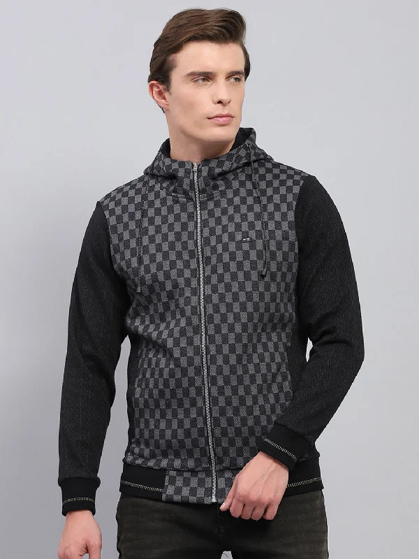 Take Advantage Men Black Printed Hooded Full Sleeve Sweatshirt