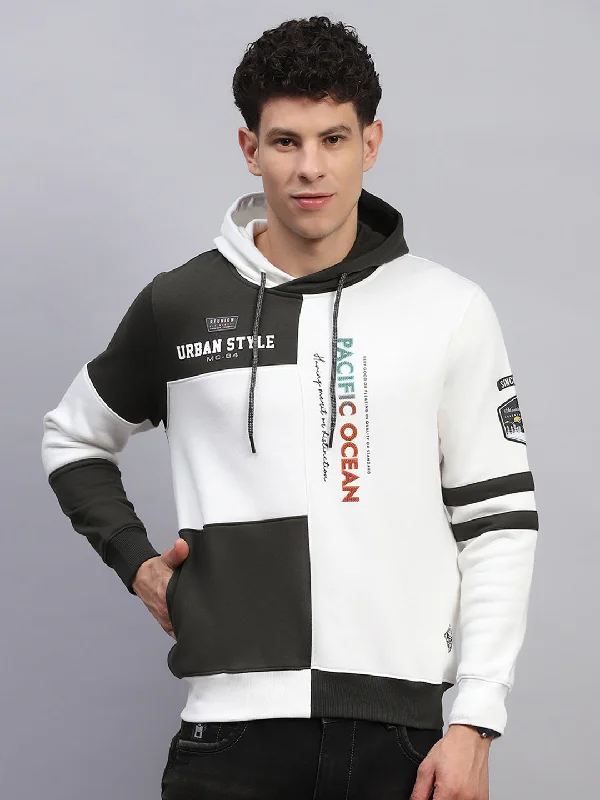 Weekend Bargains to Grab Men White Printed Hooded Full Sleeve Sweatshirt