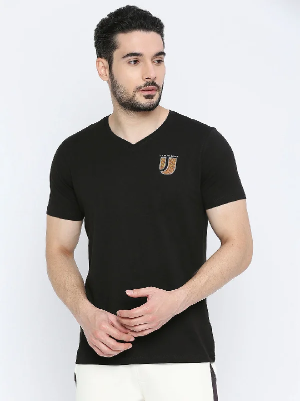 Men Premium Black Cotton V-Neck T-Shirt- Underjeans By Spykar